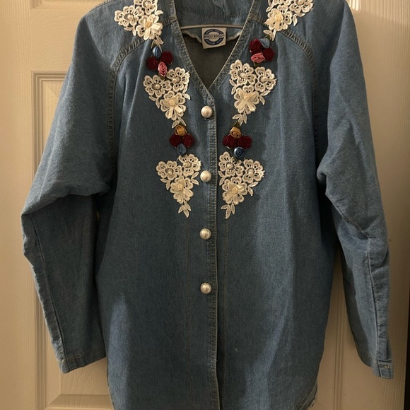 bingo ! bingo ! Tops - Bingo!bingo! Vintage USA Denim Blouse Petite size 12 (L)